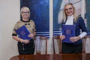 Zdjęcie nagłówkowe otwierające podstronę: Umowa o współpracy ZSEiO w Oleśnie a Uniwersytetem Opolskim podpisana